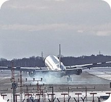 Aeroport Montreal Trudeau Airport webcam